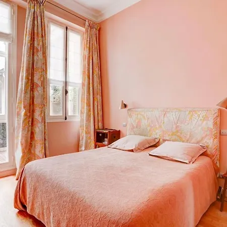 Au Pied De La Tour Eiffel Apartment